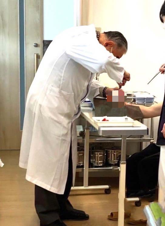 院長　佐治公明